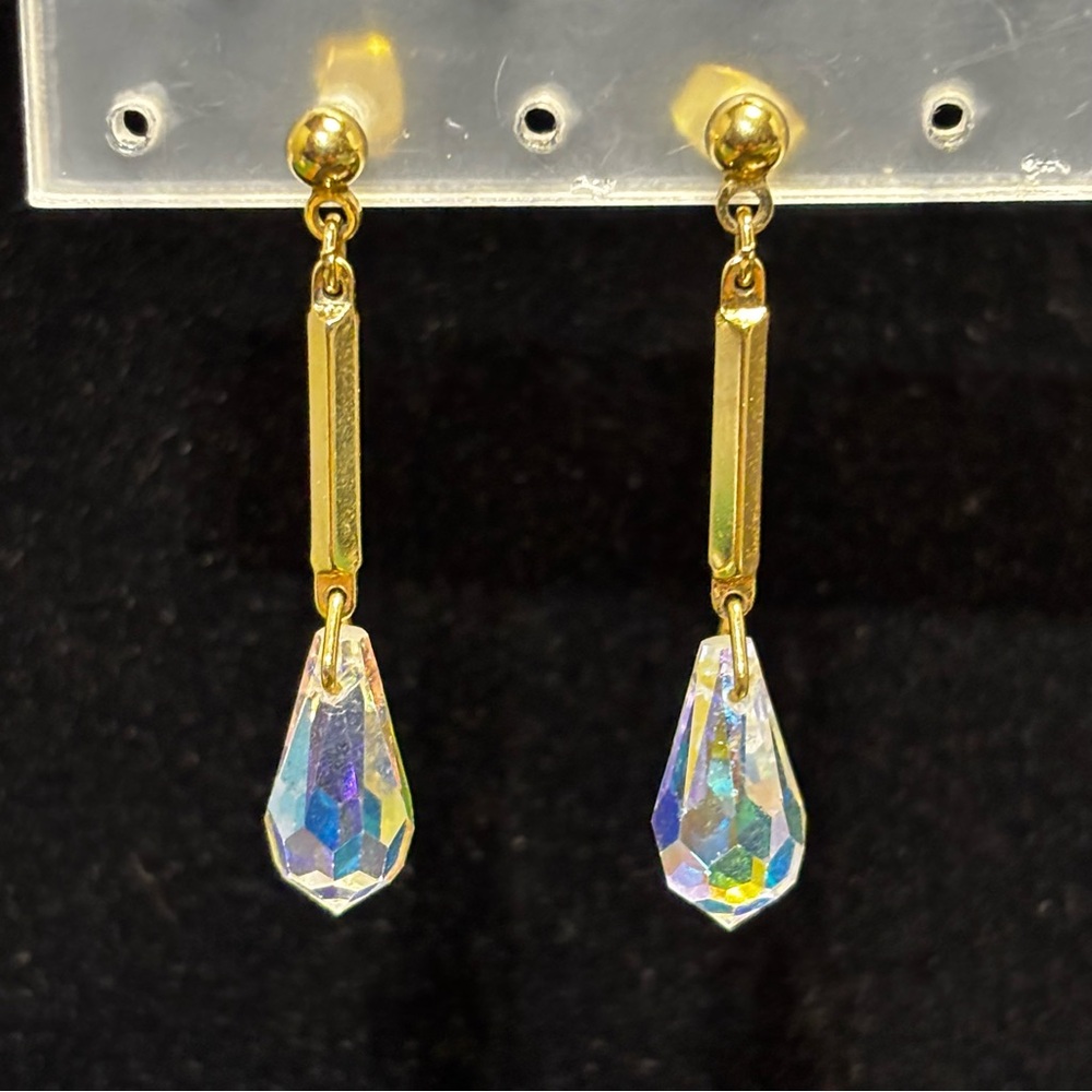 Vintage crystal drop earrings, pierced, amazing sparkle